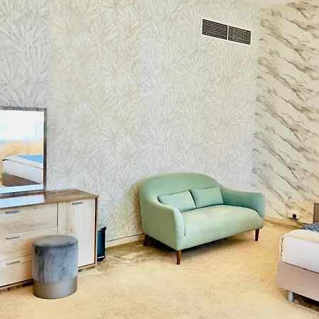 Best Place Holiday Home Free Parking Ajman Exterior photo